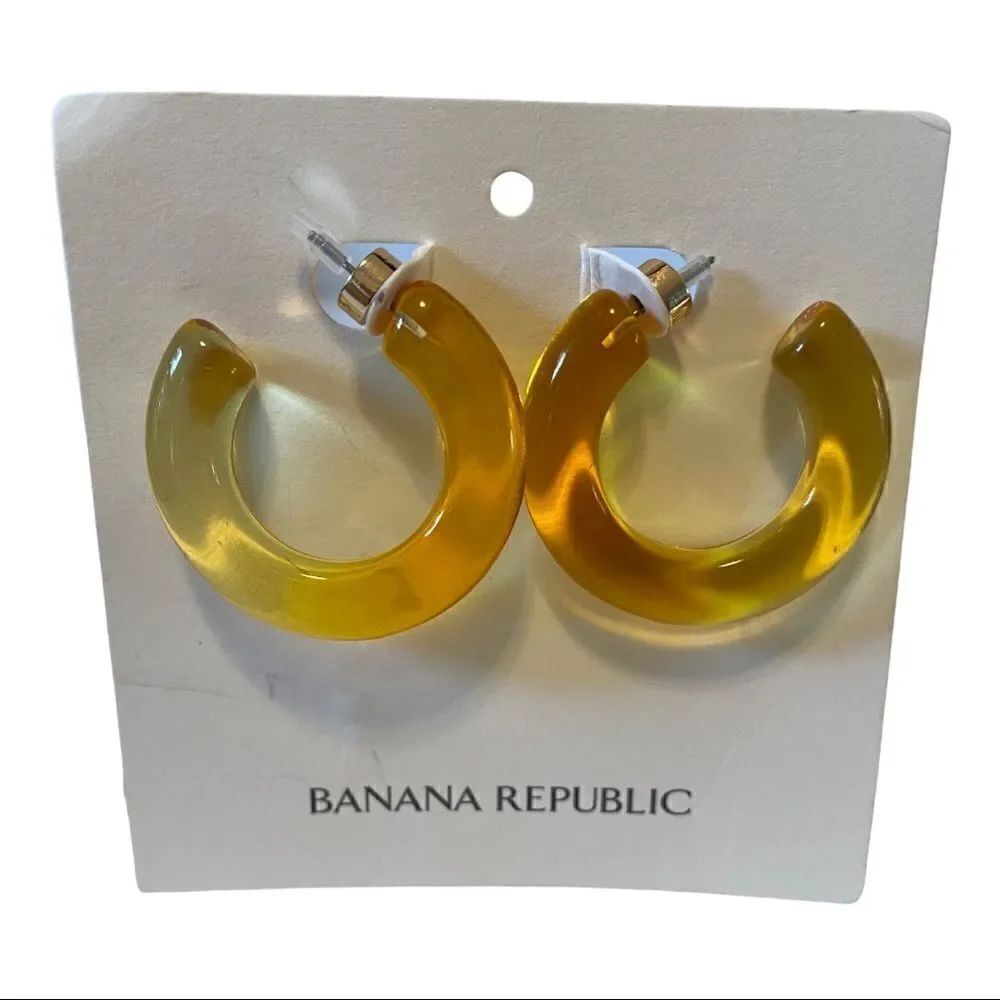 Banana Republic Amber Colored 3/4 C Hoop Earrings.